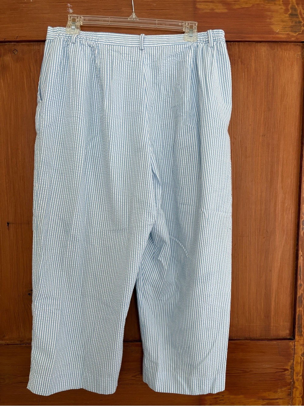 Alfred Dunner Light Blue & White Striped Seersucker Cropped Pants 16 - Picture 3 of 5